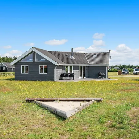 Karmen - 300m To The Fjord By Interhome *