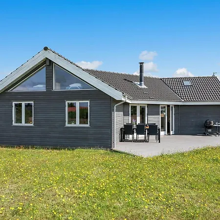 Karmen - 300m To The Fjord By Interhome